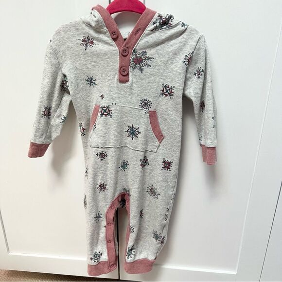 🍭4/$20 Old Navy Patterned Snap Hoodie Onesie for baby girl - 6-12 months - Picture 1 of 5
